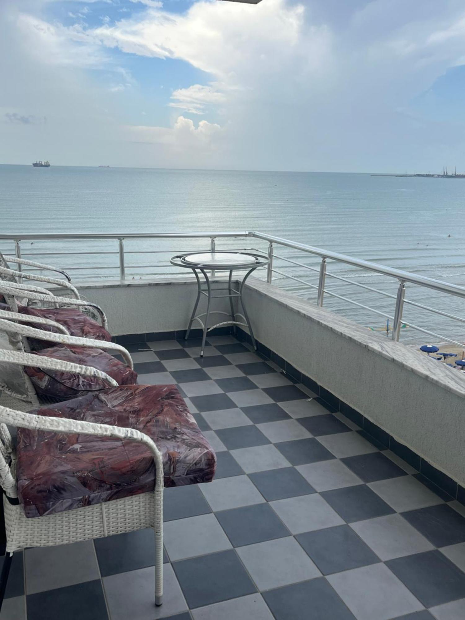 Apartamento Sun, Sea And Serenity - Beachfront With Sunset Views And Soothing Waves