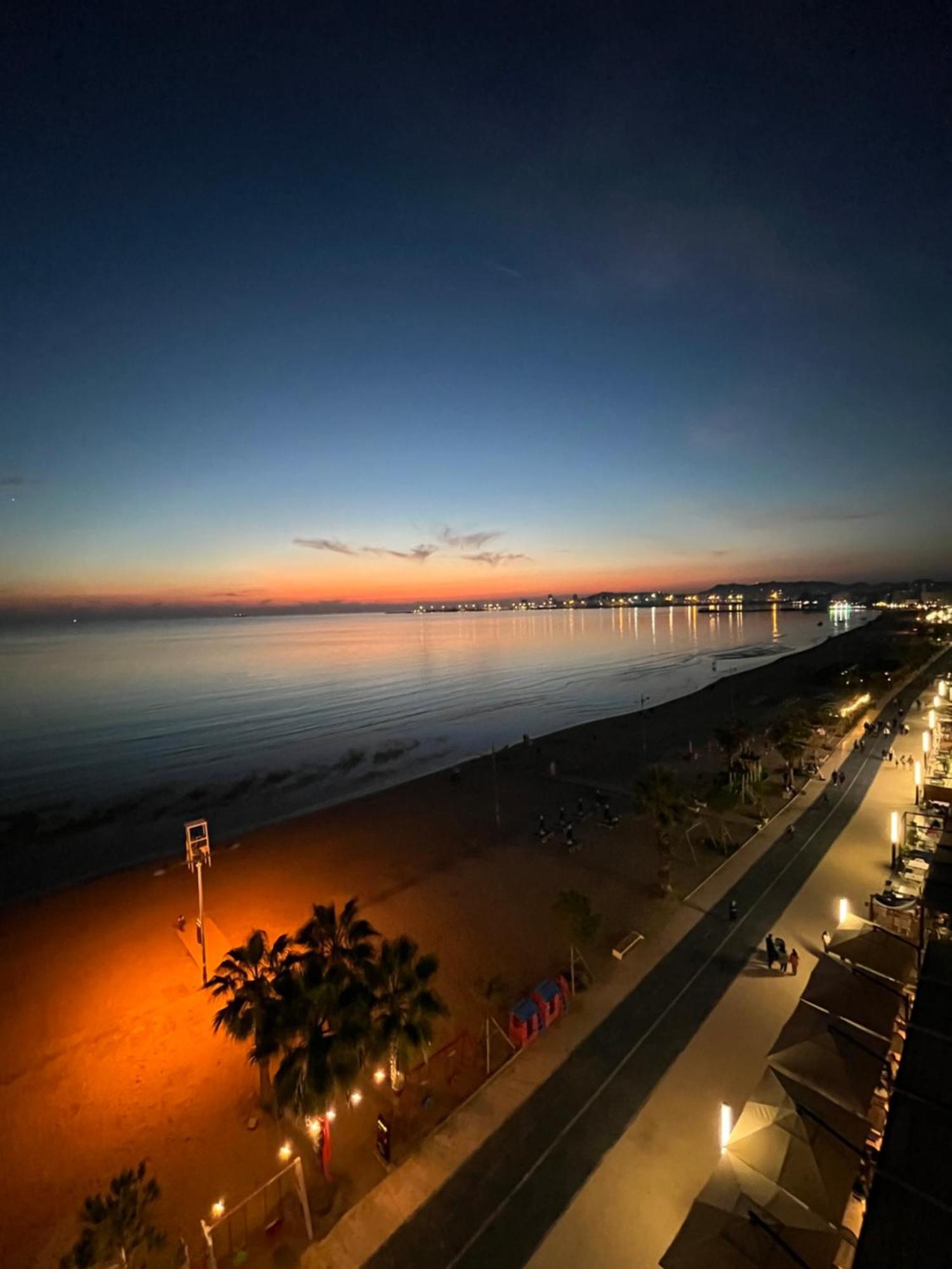 Sun, Sea And Serenity - Beachfront With Sunset Views And Soothing Waves