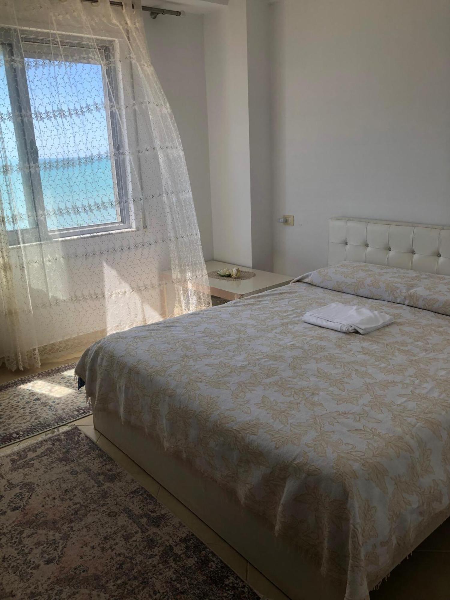 Sun, Sea And Serenity - Beachfront With Sunset Views And Soothing Waves
